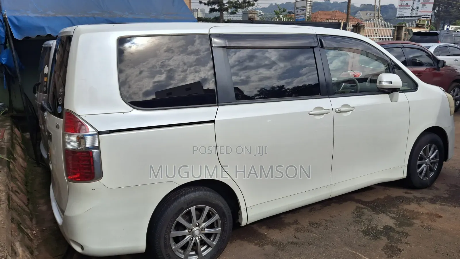 Toyota Noah 2009 White