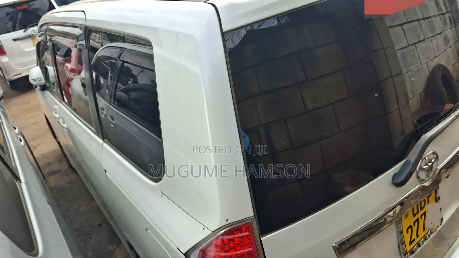 Toyota Noah 2009 White
