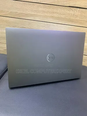 New Laptop Dell Precision 5690 16GB Intel Core i9 SSD 512GB