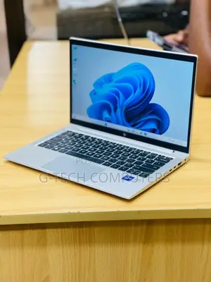New Laptop HP EliteBook 830 G8 8GB Intel Core i7 SSD 512GB