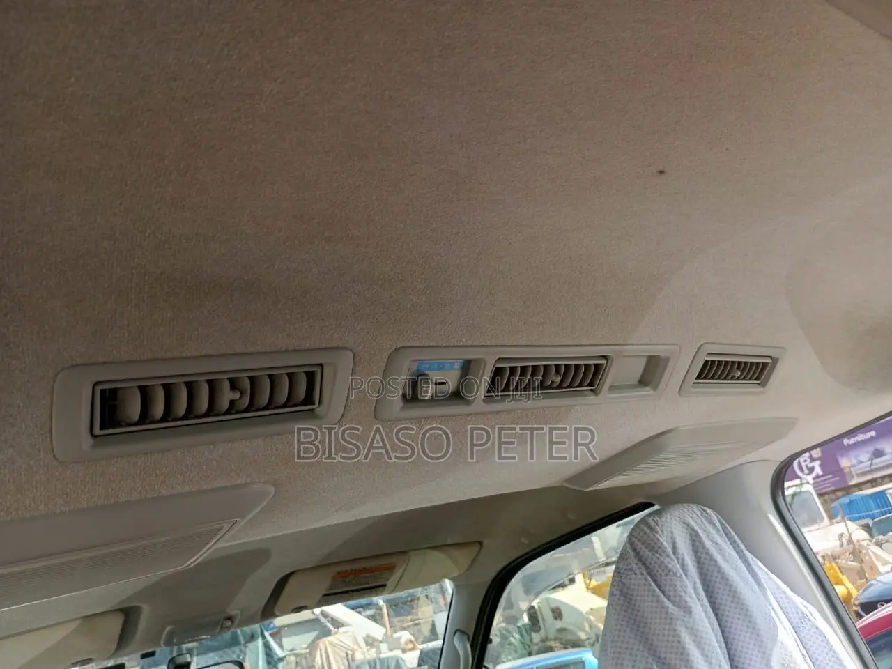Toyota HiAce 2013 White