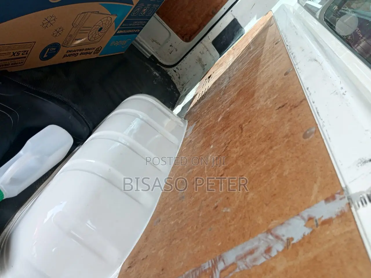 Toyota HiAce 2013 White