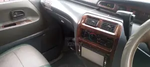 Toyota Noah 2001 Gray