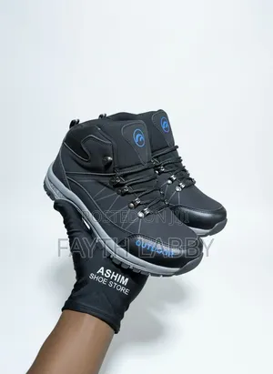 Black Men's Hiking Boots