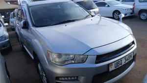 Mitsubishi Outlander 2011 Silver