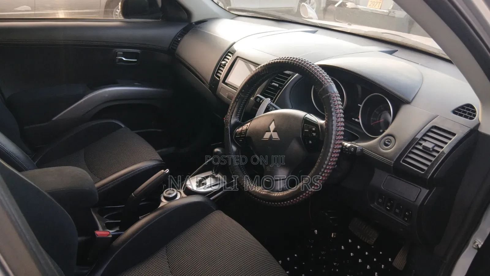 Mitsubishi Outlander 2011 Silver