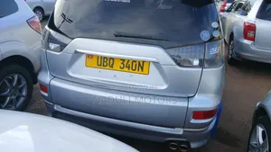 Mitsubishi Outlander 2011 Silver