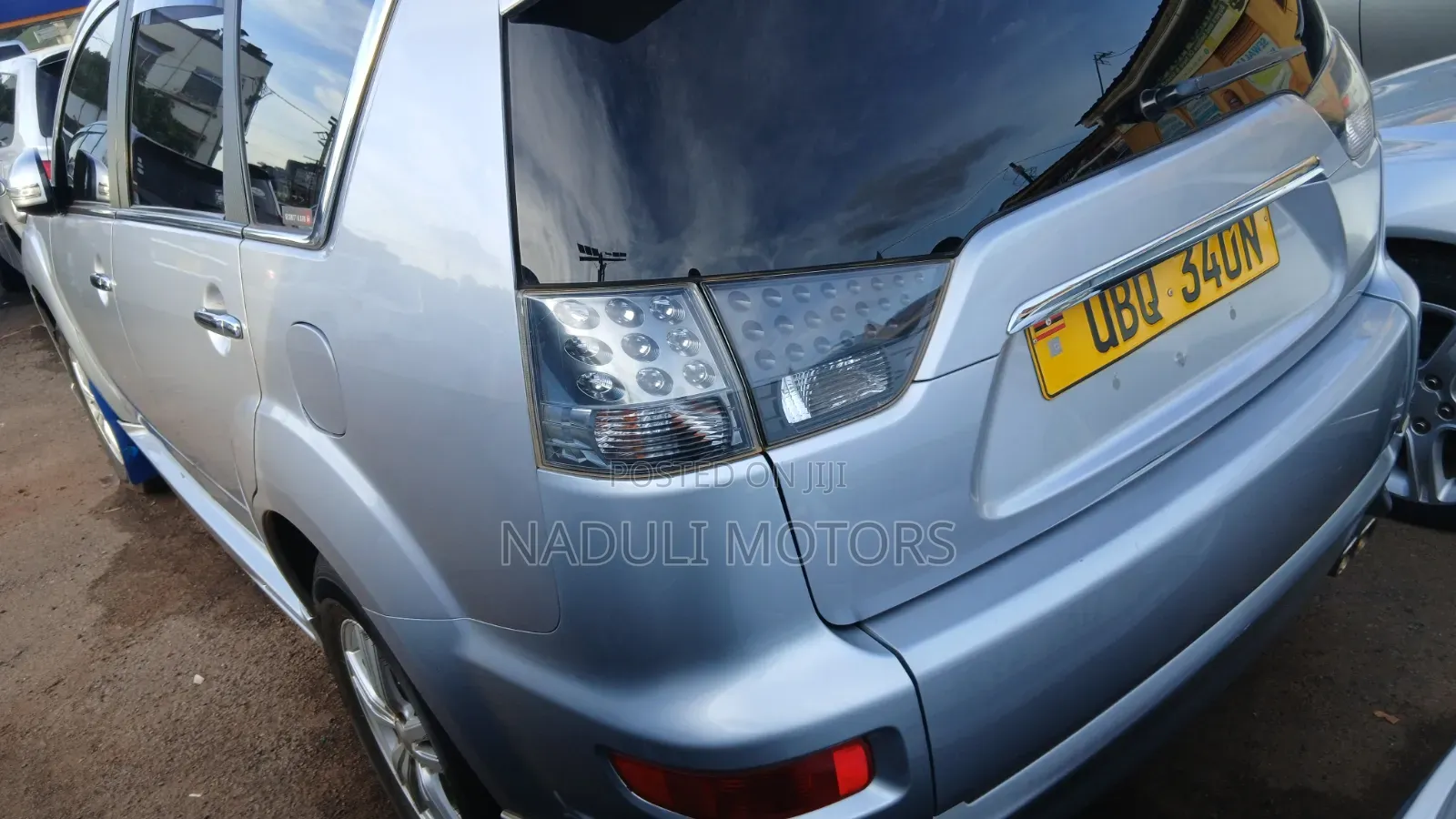 Mitsubishi Outlander 2011 Silver