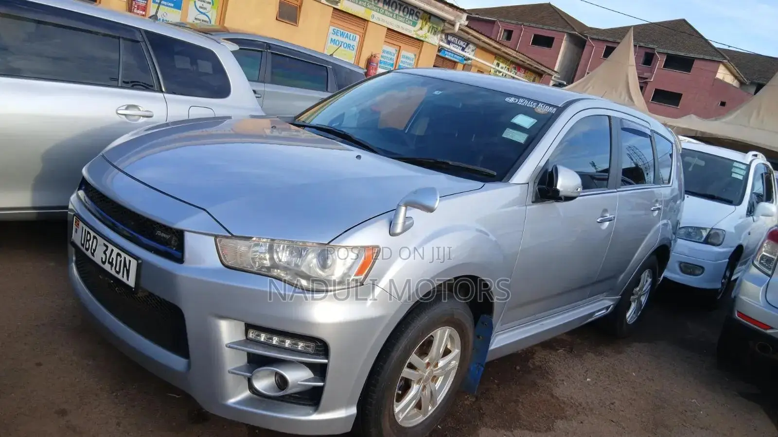 Mitsubishi Outlander 2011 Silver