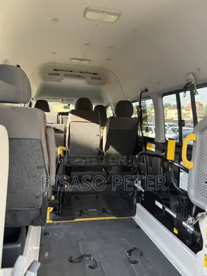 Toyota HiAce 2013 Silver