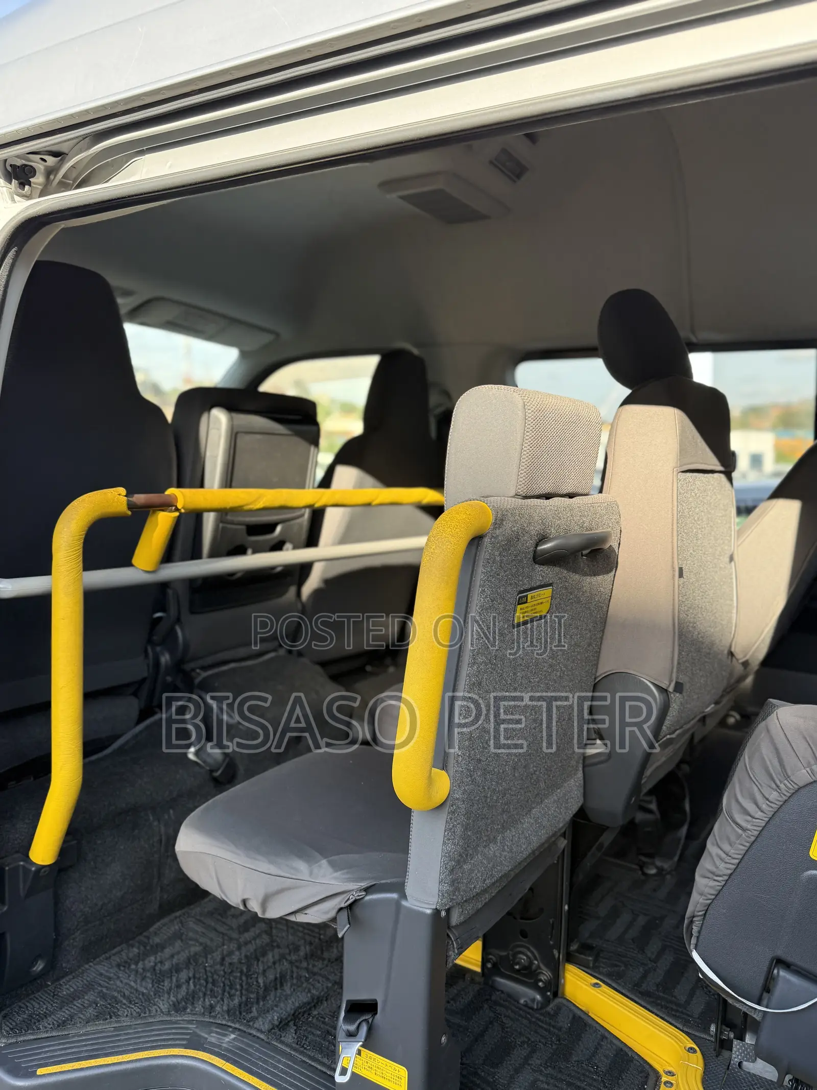 Toyota HiAce 2013 Silver