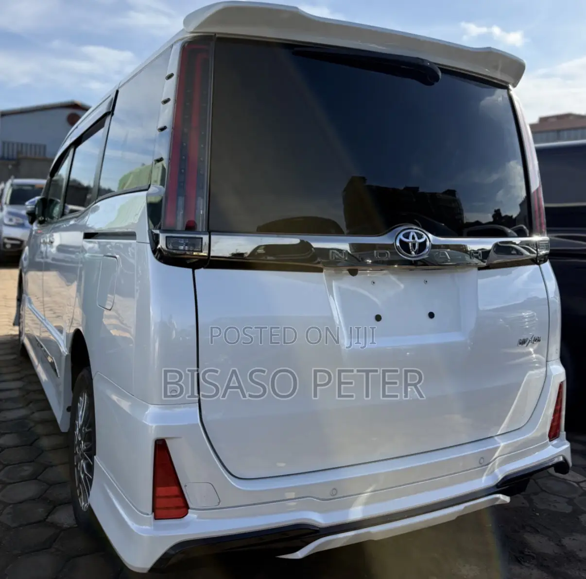 Toyota Noah 2020 White