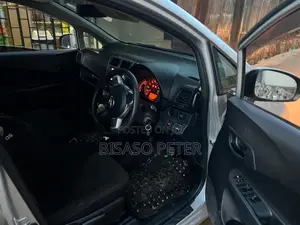 Toyota Ractis 1.5 AWD 2011 Silver