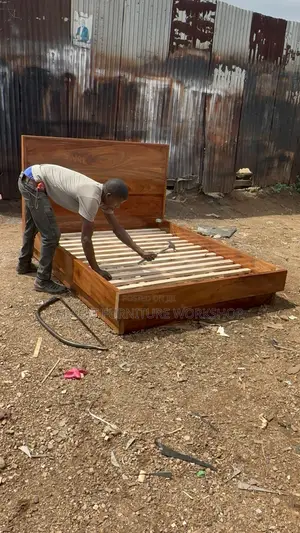 Queen Platform Mugavu Bed