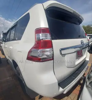 Toyota Land Cruiser Prado 2016 White