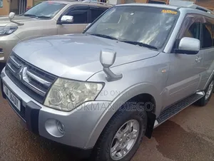 Mitsubishi Pajero 2008 Silver