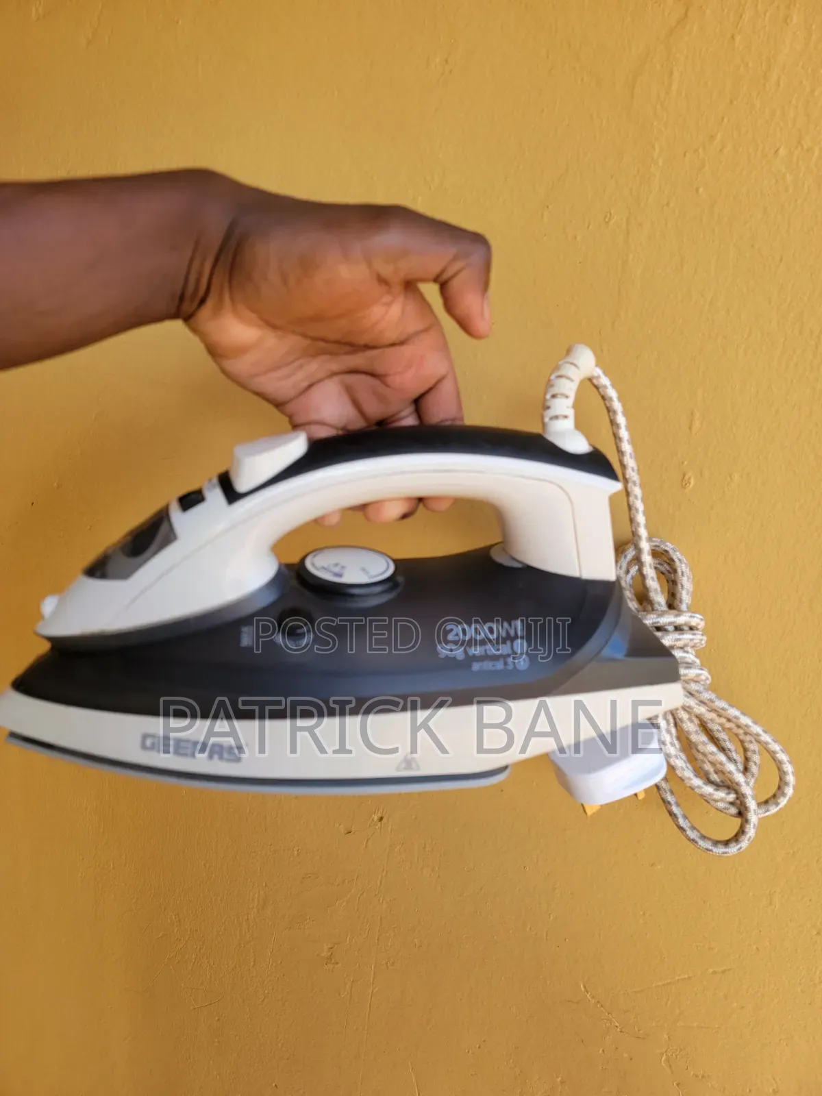 Geepas Flat Steamer Iron
