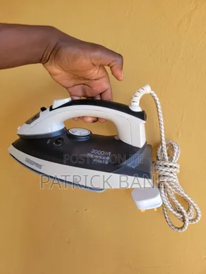Geepas Flat Steamer Iron