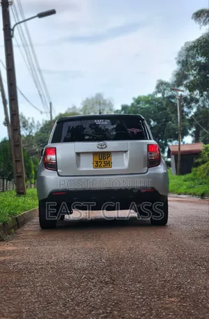 Toyota IST 2008 Silver
