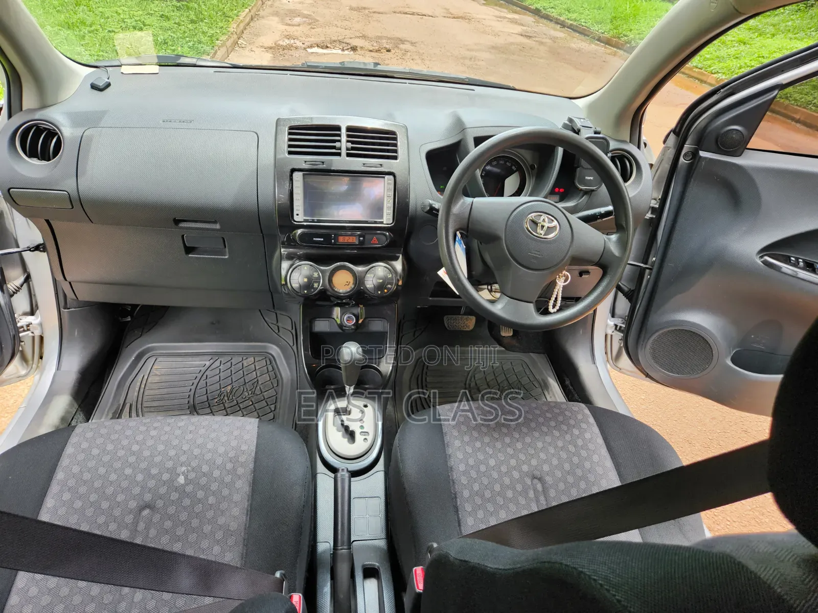 Toyota IST 2008 Silver
