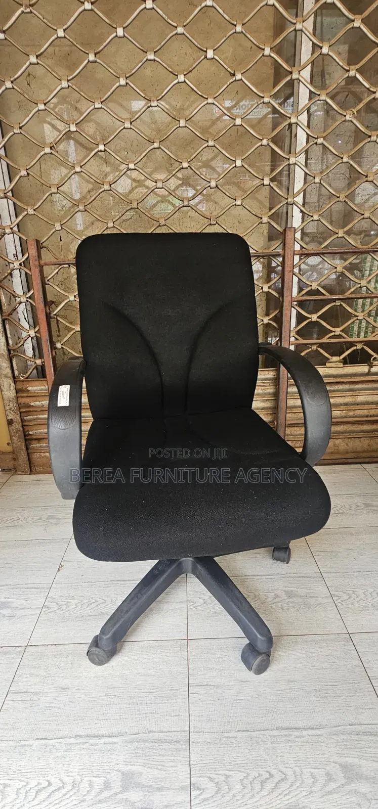 Black Fabric Short Back Office Chair