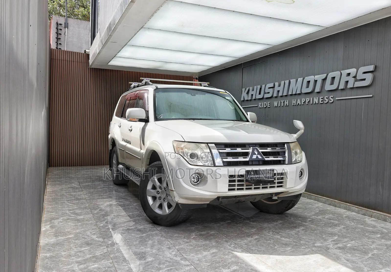 Mitsubishi Pajero 2013 White