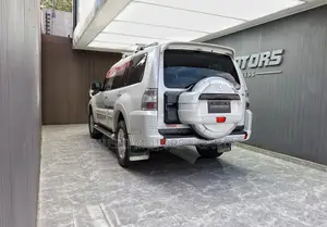 Mitsubishi Pajero 2013 White