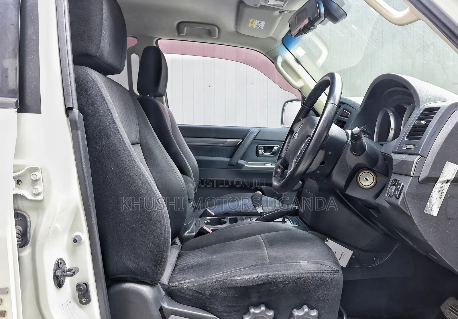 Mitsubishi Pajero 2013 White