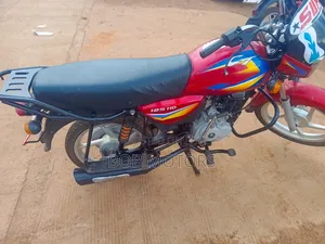 Bajaj CT 125X 2025 Red