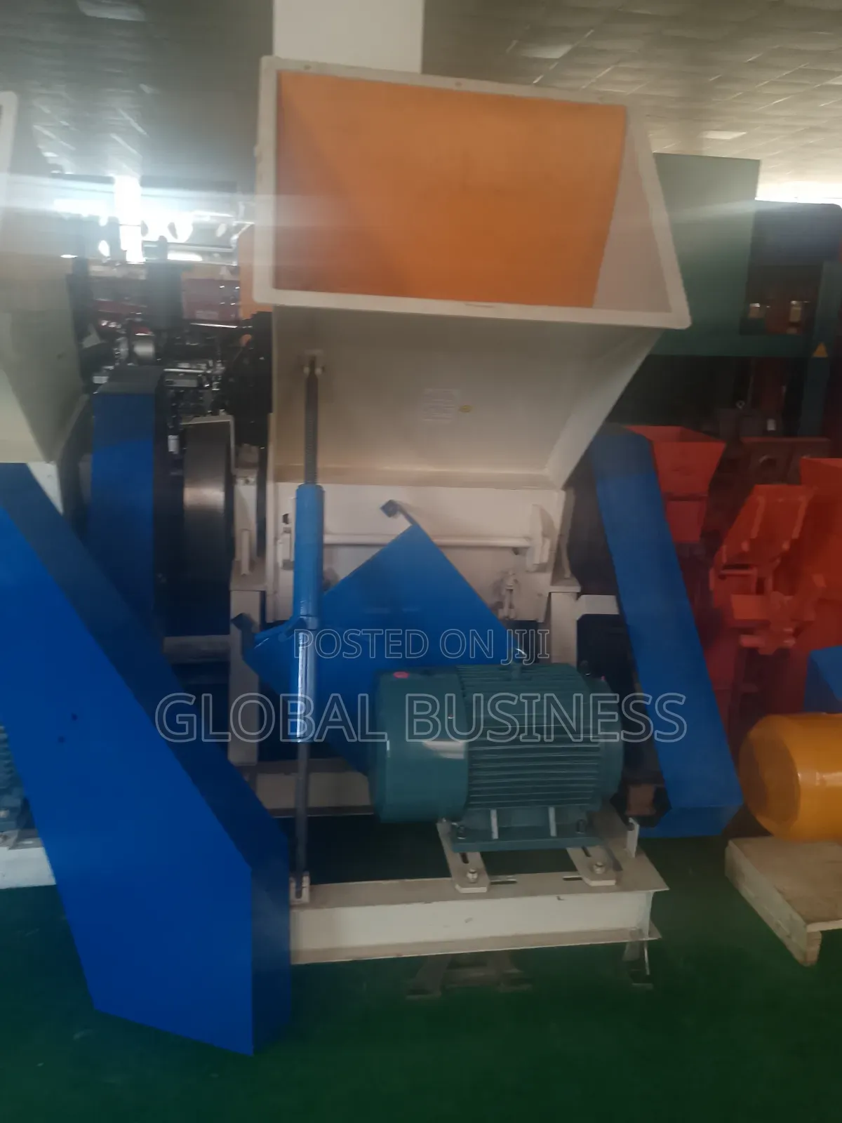 Heavy-Duty Plastic Crusher Machine With Motor – High Performance