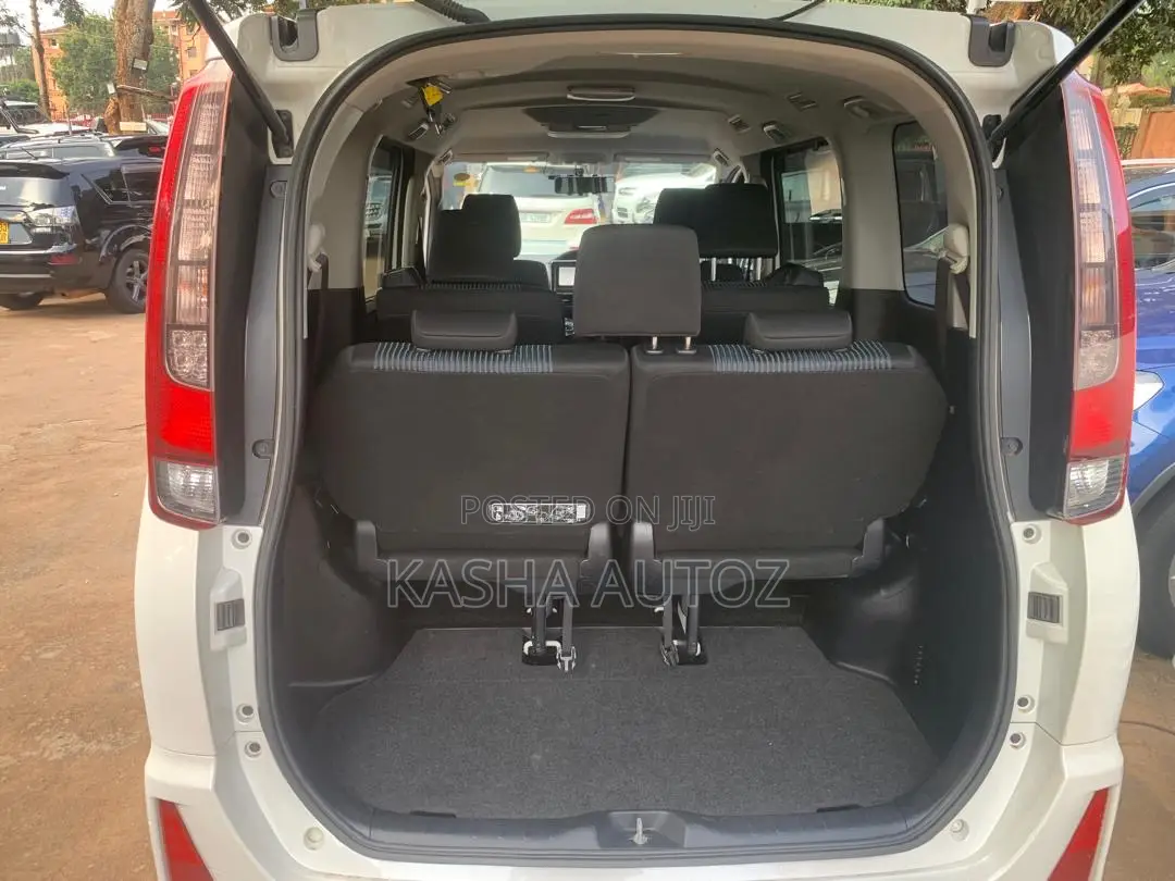Toyota Noah 2014 White