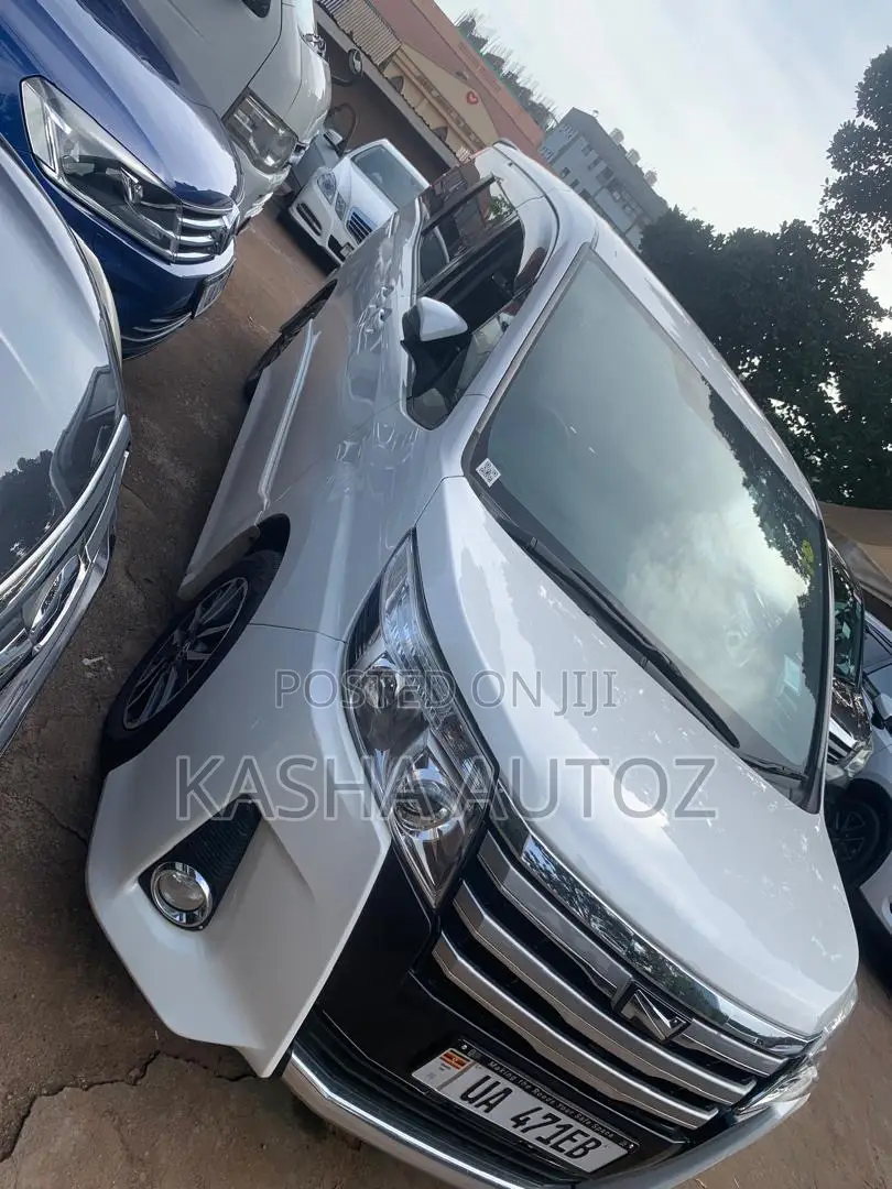 Toyota Noah 2014 White
