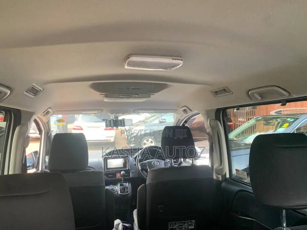 Toyota Noah 2014 White