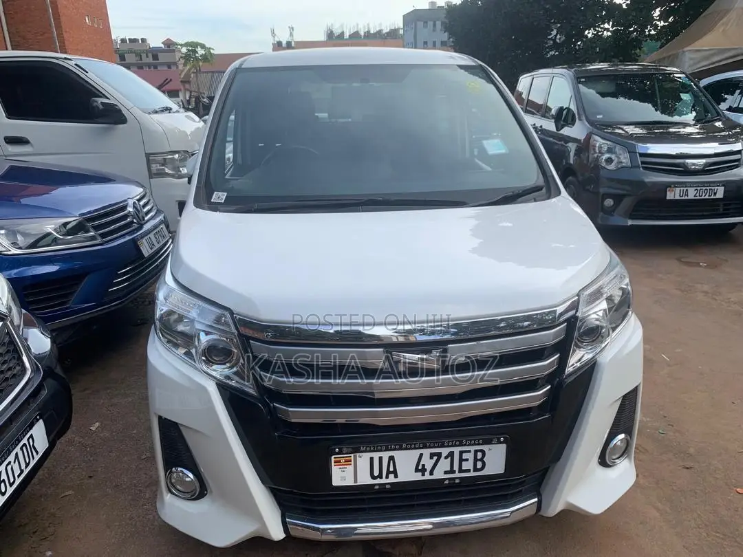 Toyota Noah 2014 White