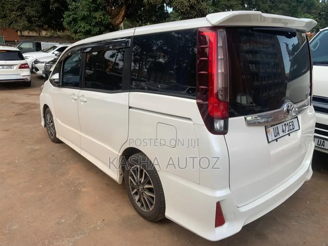 Toyota Noah 2014 White