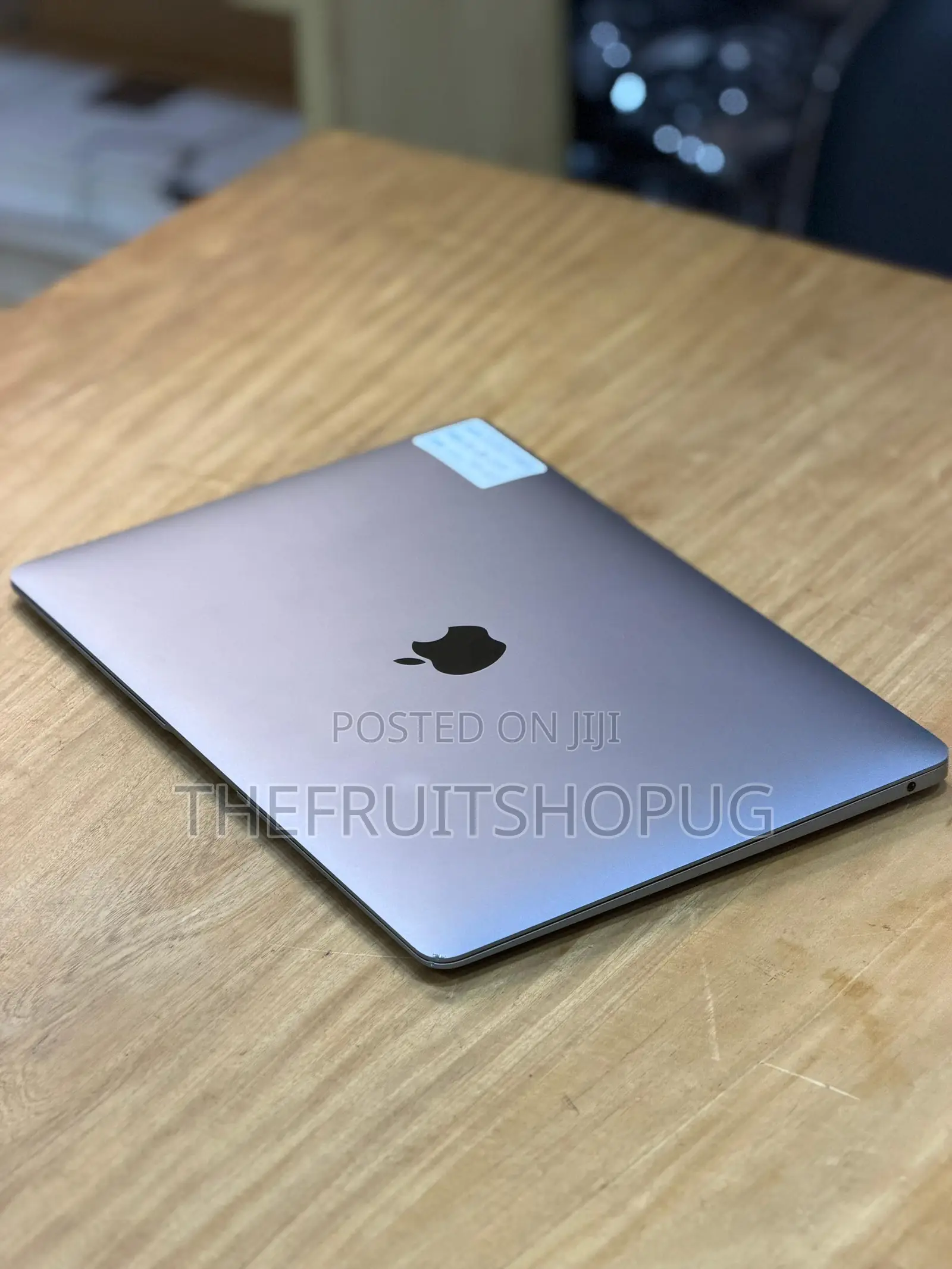 Laptop Apple MacBook Pro 2022 M2 16GB Apple M2 SSD 512GB