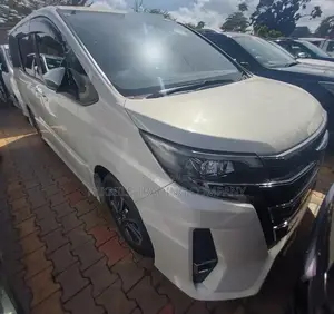 Toyota Noah 2017 White