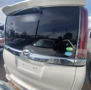 Toyota Noah 2017 White