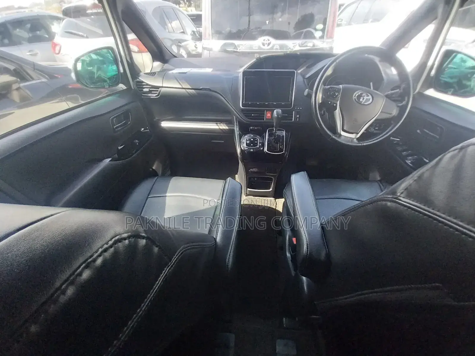 Toyota Noah 2017 White