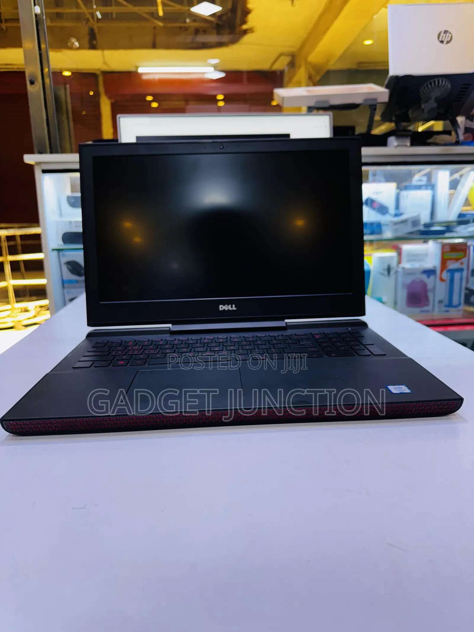 Laptop Dell Inspiron 15 7566 8GB Intel Core i5 HDD+SSD 256GB
