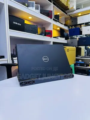 Laptop Dell Inspiron 15 7566 8GB Intel Core i5 HDD+SSD 256GB