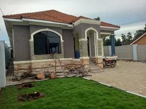 Furnished 5bdrm House in Kira for sale