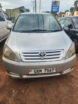 Toyota Ipsum 2000 Silver