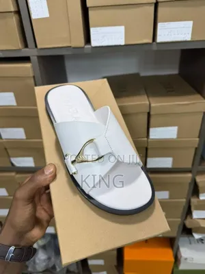 Zara Premium Quality Palm Sandals.