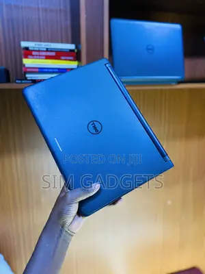 Laptop Dell Latitude 3350 4GB Intel Core i5 HDD 500GB
