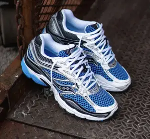 Saucony Progrid Onim 9 Trainers
