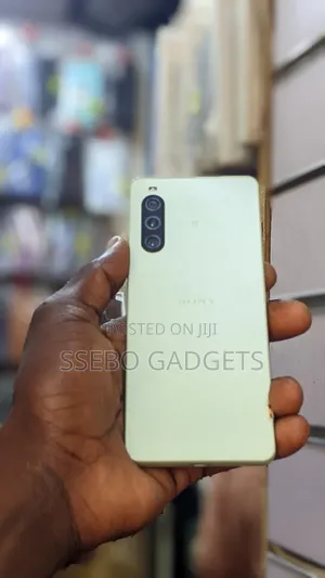 New Sony Xperia 10 V 128 GB Green