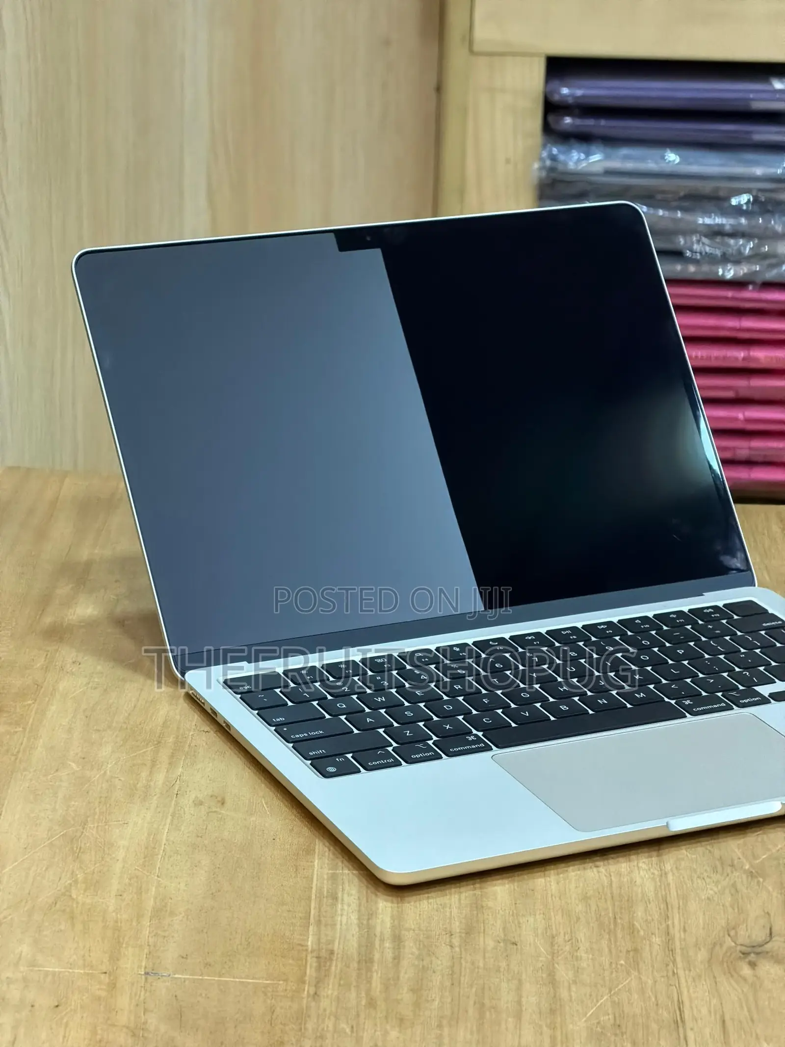 Laptop Apple MacBook Air 2022 M2 8GB Apple M2 SSD 256GB