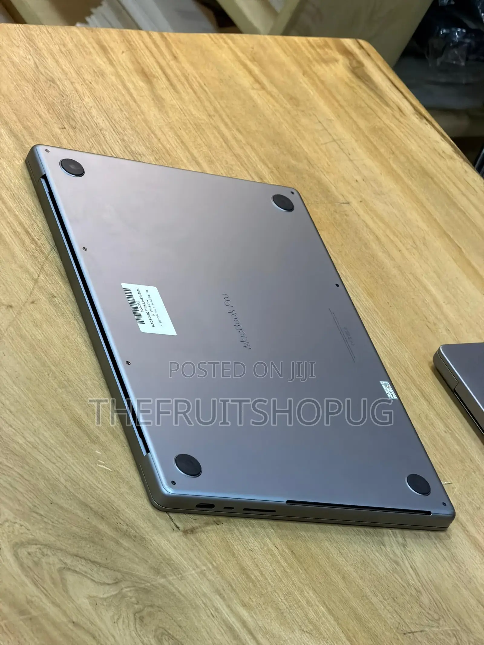 Laptop Apple MacBook Pro 2021 M1 16GB Apple M1 Pro SSD 1T