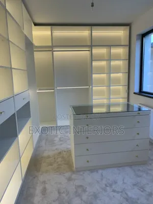 Wardrob/Walking Closet Call